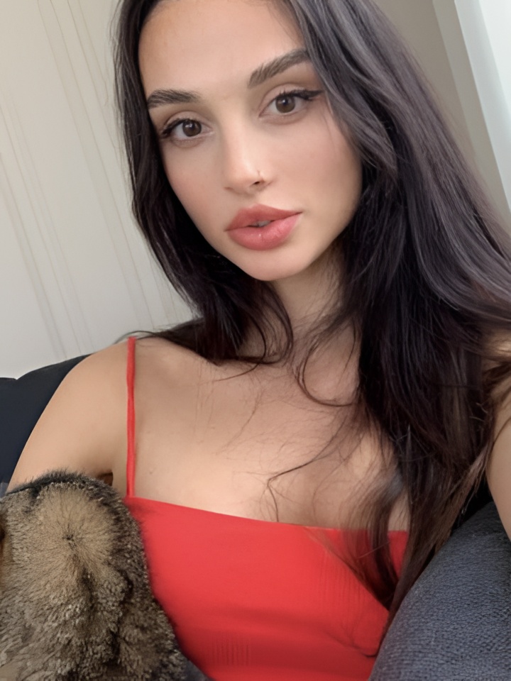 Индивидуалка Эмиля, доступна для личного знакомства от 2000 руб